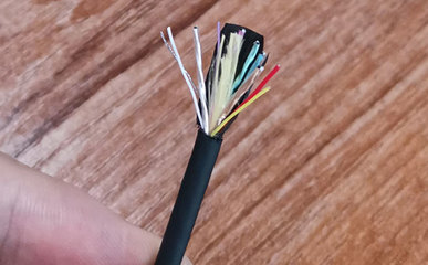 打敗HDMI粗線的會(huì)是3.2mm石墨烯屏蔽的HDMI線嗎？